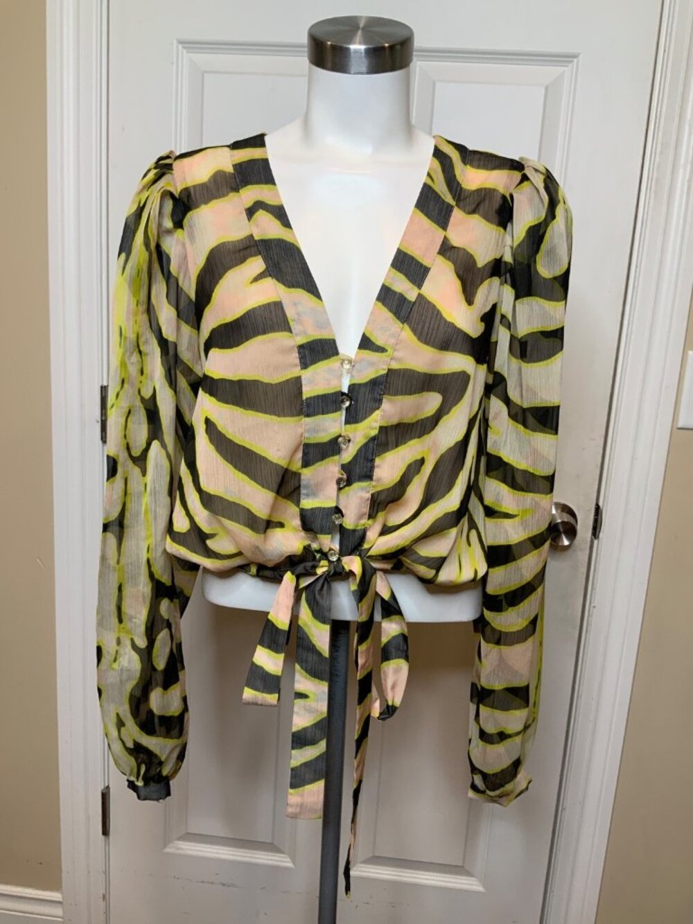 Le Superbe Pink Black Crepe Zebra Striped Crop Top, Size 8